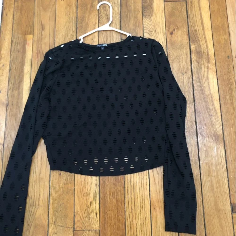 Fashion Nova Black Laser-Cut Long Sleeve Crop Top- size 2X